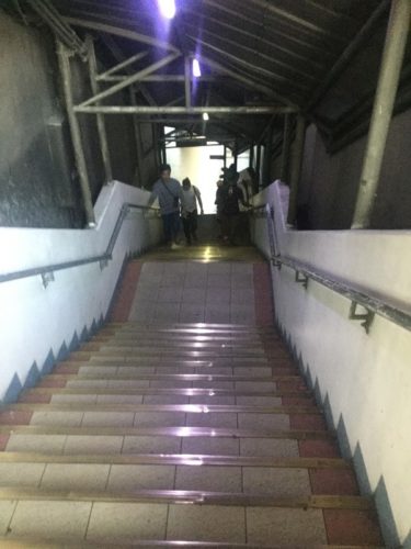 MRTアヤラ南階段