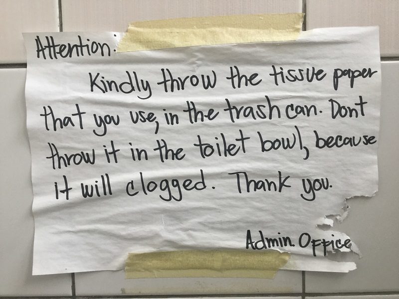 トイレに紙は流せません。の張り紙